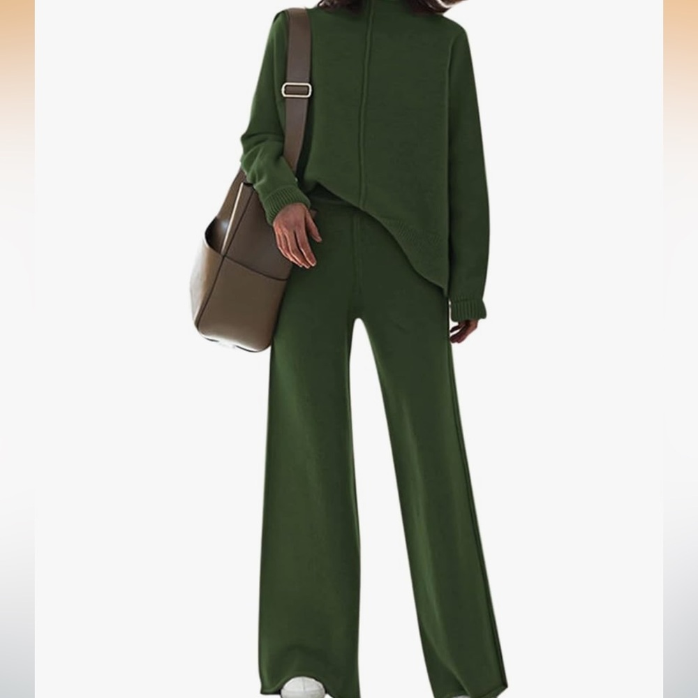 Women green knitted co ord set